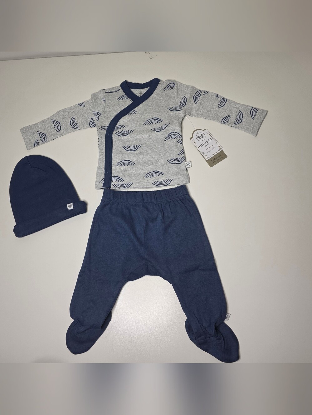 NWT Honest 0-3M 3 Piece Set - Gray Blue Rainbows - Longsleeve Top, Pant, Hat
